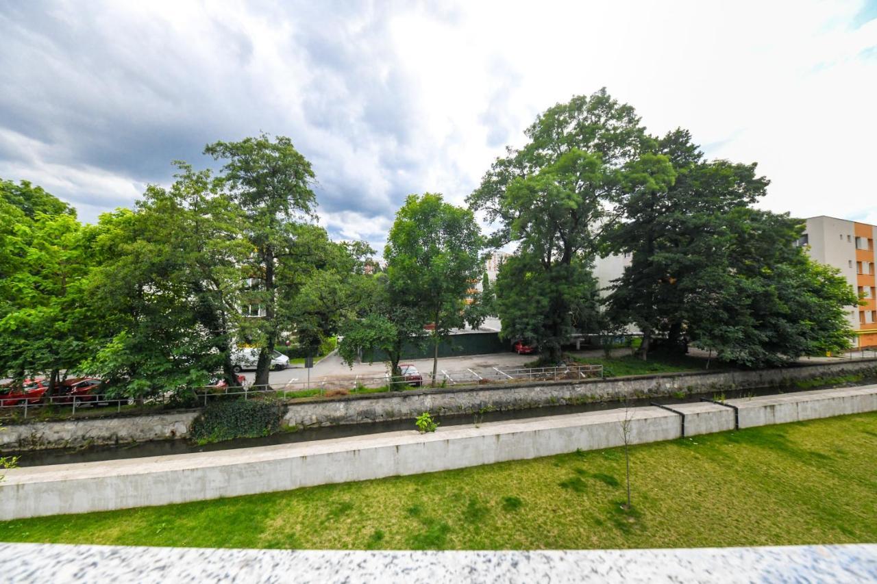 Modern Apartment In A Quiet Area Kluž Exteriér fotografie